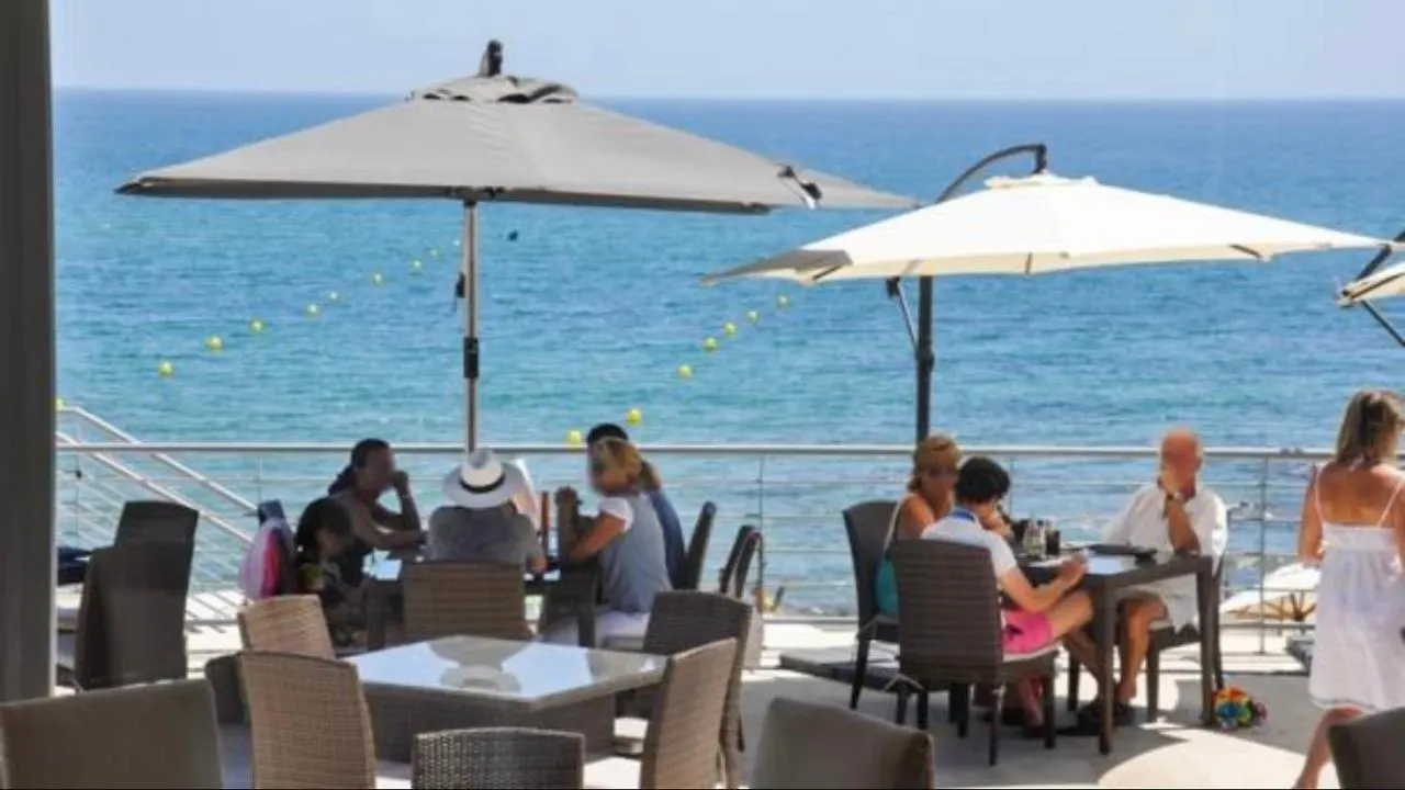 Mi Capricho 3-5 Beachfront- Apartment With Sea Views In Costa Del Sol Sitio de Calahonda 0*,  Spain
